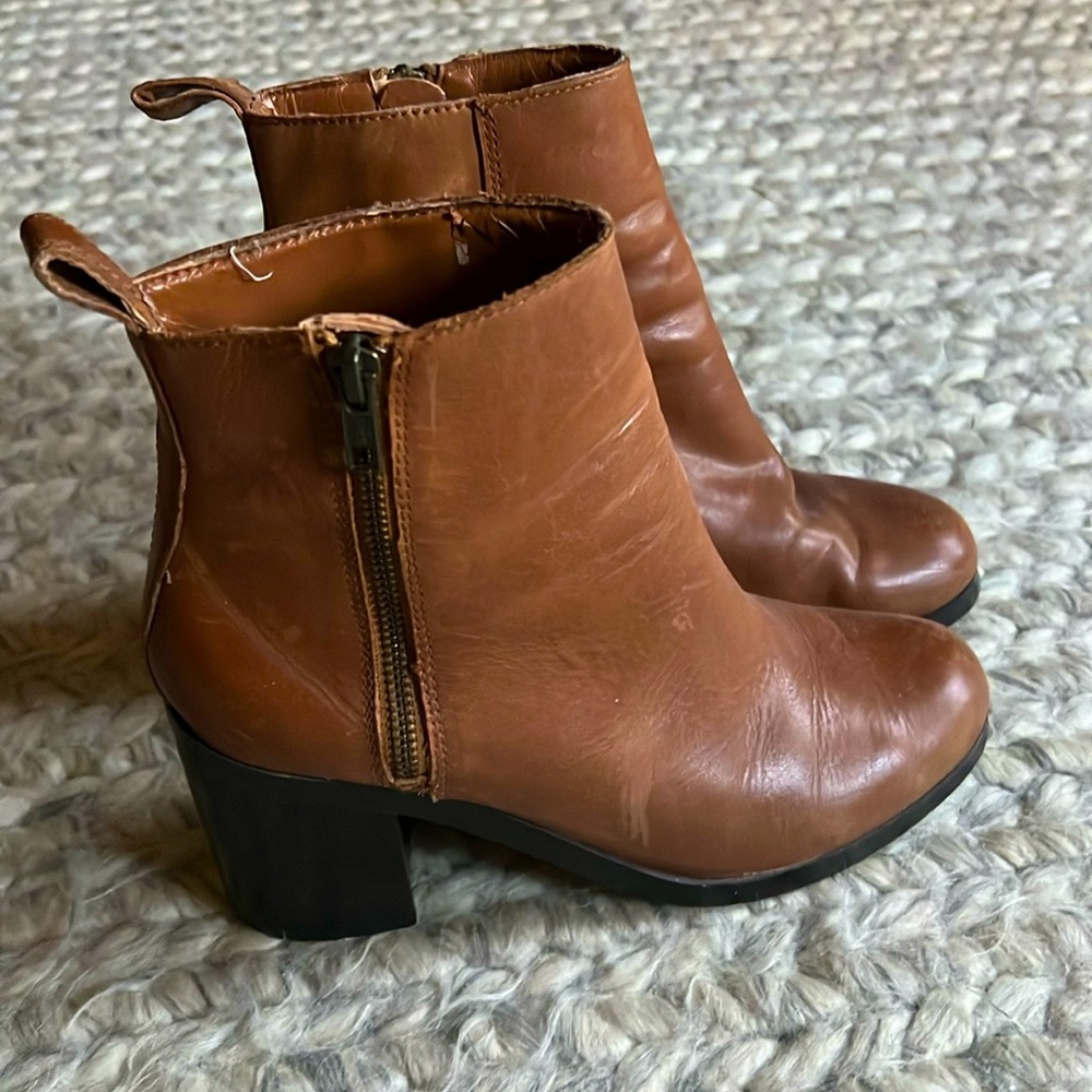 Gap leather boots